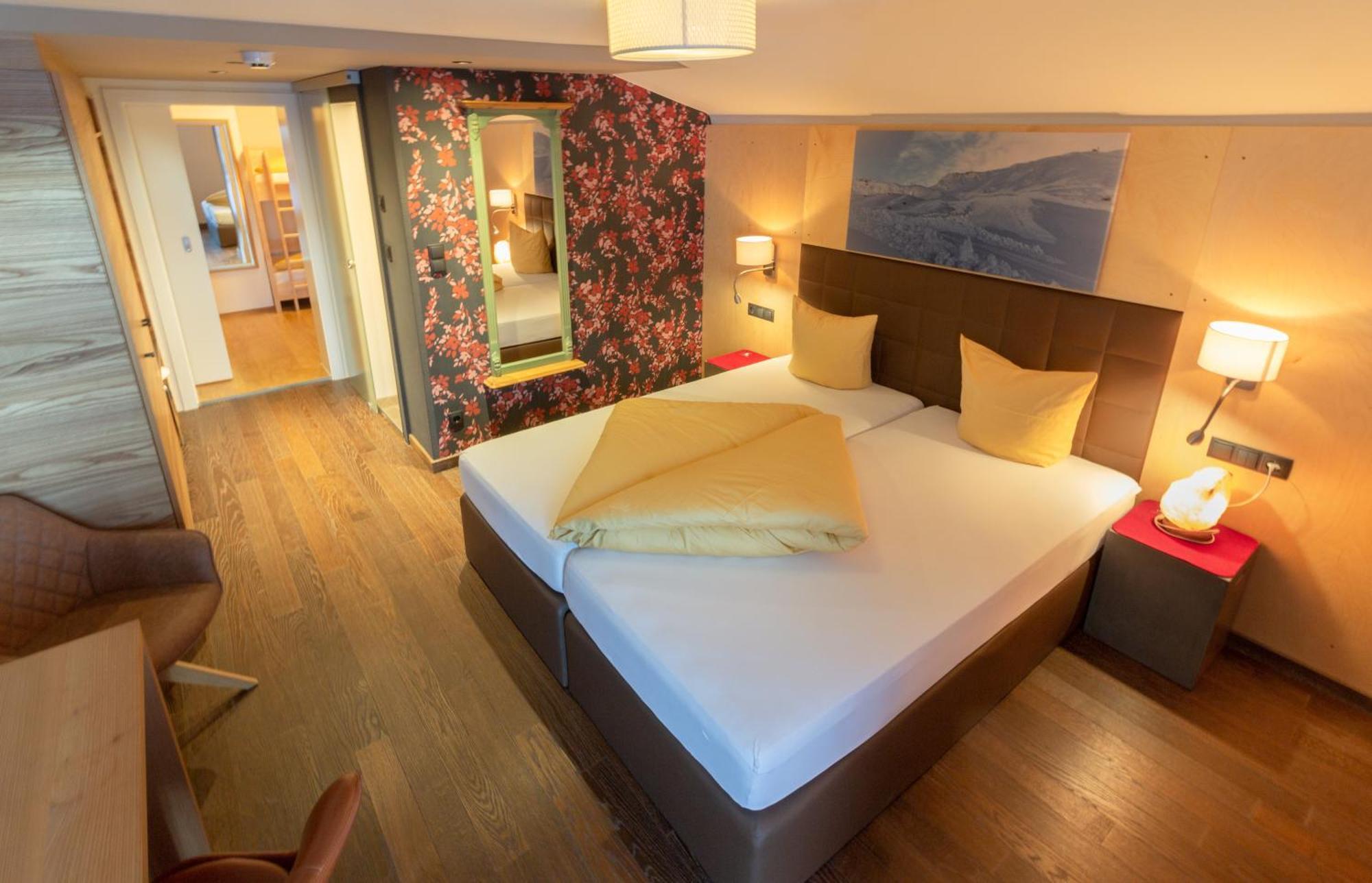 Wohlfuehlhotel Hubertushof Штубен-ам-Арльберг Экстерьер фото